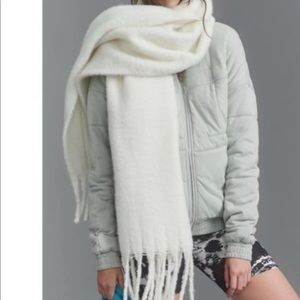 Beautiful cream scarf - new with tags